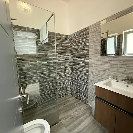 Leodori 1 Апартаменты *